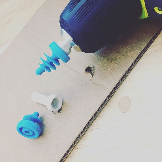 Makedo 3D printed scru bit for cardboard construction from sciartistceleste instagram