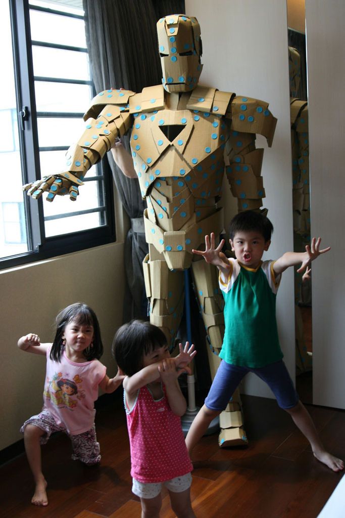Makedo armor iron man cardboard costume