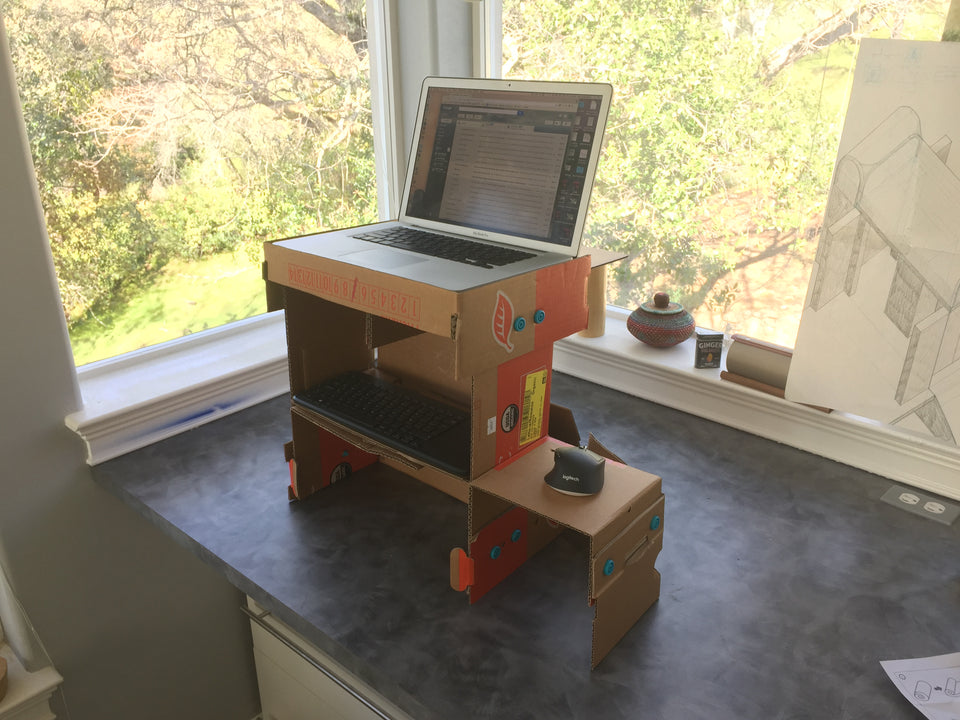 Makedo cardboard Standing Desk by Elio Icaza