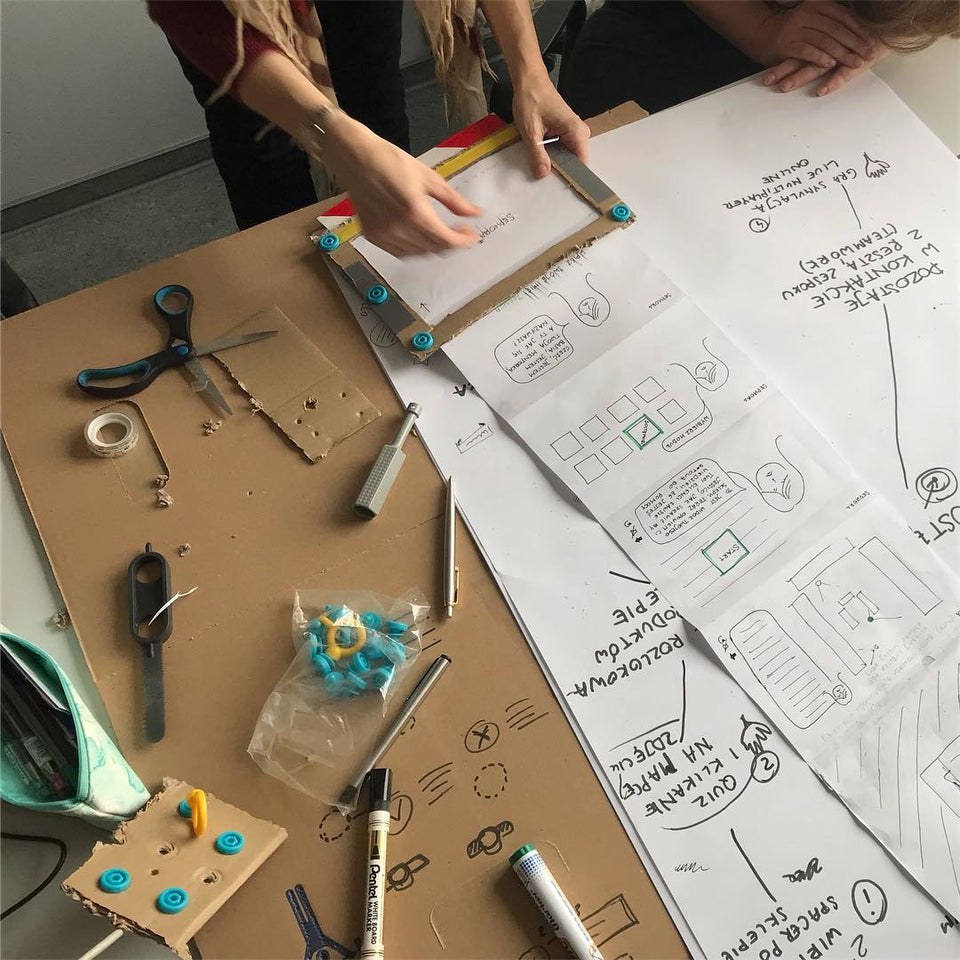 Experiments in design thinking with Makedo at WSE Krakow