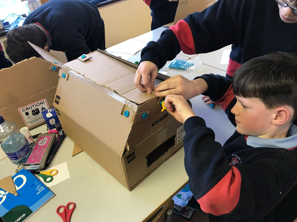 Visualise designs in SketchUp then build out of cardboard using Makedo cardboard tools